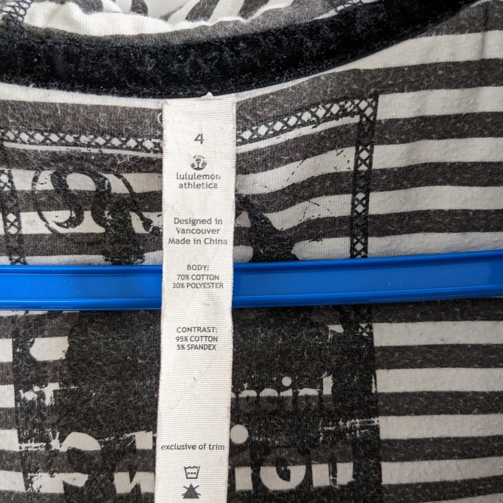 Good used condition Lululemon Scuba hoodie - Picture 3 of 5